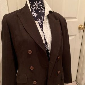 Limited Suit jacket for business meeting looks good on you!